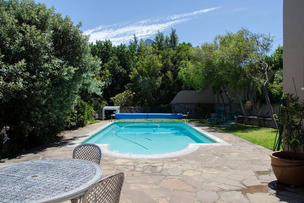 ケープタウンEcho Friendly Sunny Contemporary Garden Flatアパートメント エクステリア 写真